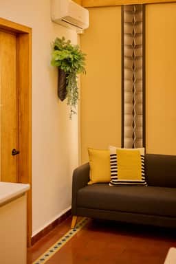 Downtown 5BR with Terrace & Fast WiFi — Oaxaca, Sleeps 14 - Image 2
