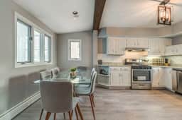 Salem Modern - Renovated 4BR Near Downtown - Image 3