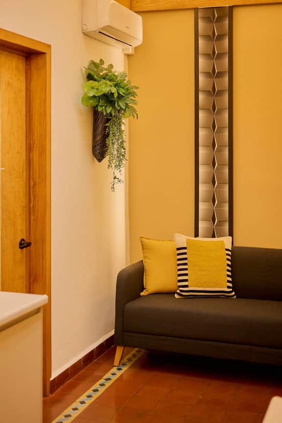 Downtown 5BR with Terrace & Fast WiFi — Oaxaca, Sleeps 14 - Image 2