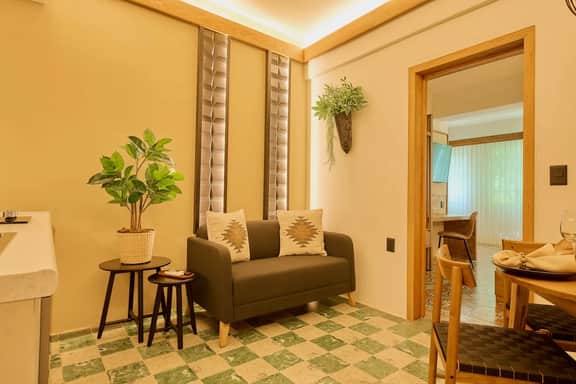 Downtown 5BR with Terrace & Fast WiFi — Oaxaca, Sleeps 14 - Image 4