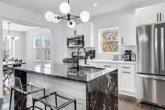 Modern Farmhouse Condos - Two Units, 4BR - Image 4