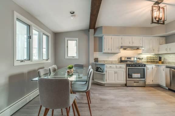 Salem Modern - Renovated 4BR Near Downtown - Image 3