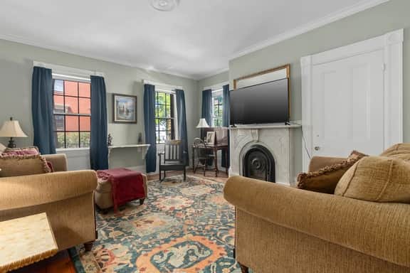 John Edwards House - 5BR with Garden - Image 2