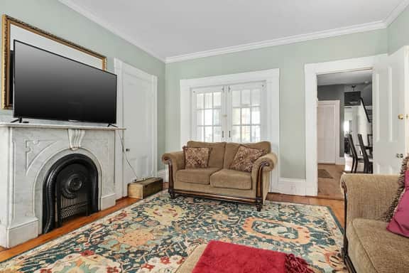 John Edwards House - 5BR with Garden - Image 3