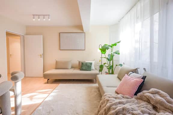 Valemi Premium - 5 BR for 16, Free Parking - Image 2