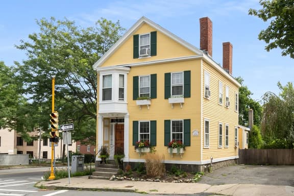 Henry Derby House - 7BR, McIntire District - Image 1