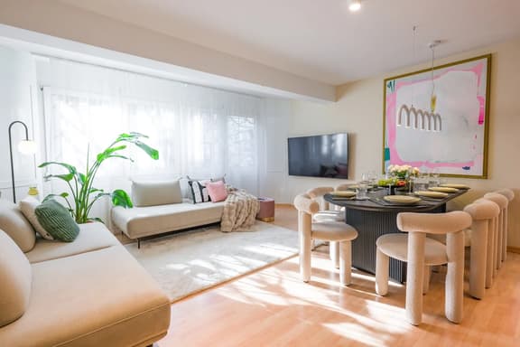 Valemi Premium - 5 BR for 16, Free Parking - Image 1